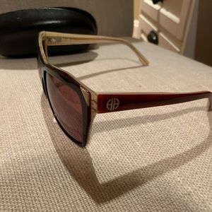 House of Harlow sunglasses  *can’t ship until June